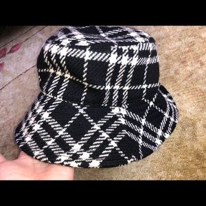 🖤🖤 Burberry Vintage London Wool Hat 🖤🖤
